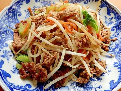 5分!?焼肉のタレで❤合い挽き肉&もやし炒め♪